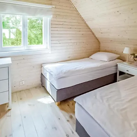 2 Bedroom Awesome In Holiday home